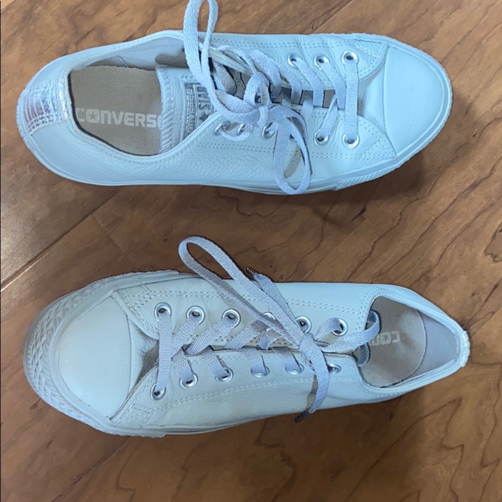 converse low top shoes